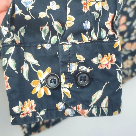 Tilley Endurables Long sleeve Floral Button Down - Picture 3 of 5